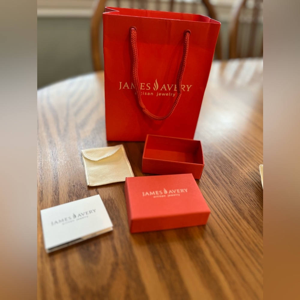 James Avery gift bag, gift box, dust bag and note tag.